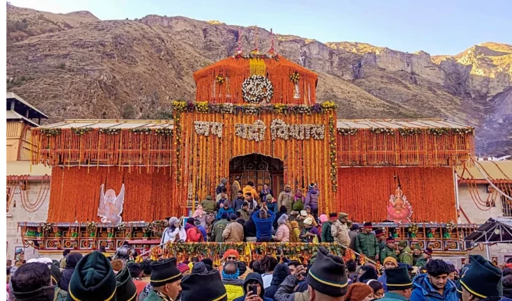 खुशखबरी! केदारनाथ के बाद अब बद्रीनाथ की राह भी हुई आसान, जल्द शुरू होगी हेलीकॉप्टर शटल सेवा।