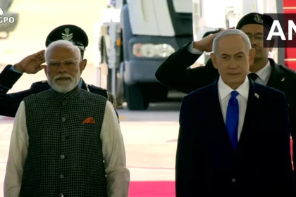 तेल अवीव में रेड कार्पेट पर दिखा मोदी-नेतन्याहू का अटूट याराना, दुनिया ने देखी दो दिग्गजों की 'स्पेशल केमिस्ट्री'