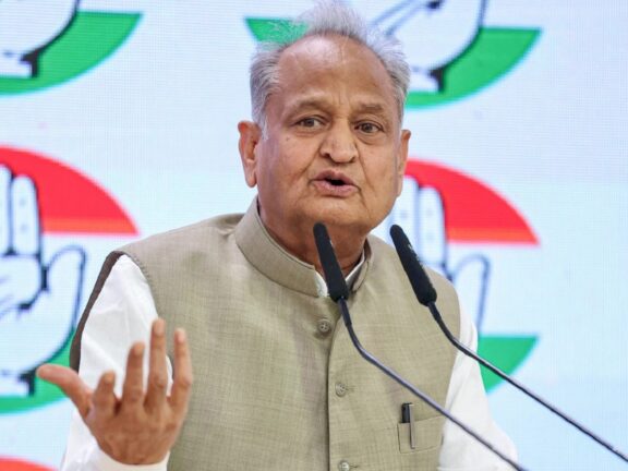 राजस्थान: अजमेर दौरे से पहले गहलोत ने पीएम मोदी को याद दिलाया तीन साल पुराना वादा, की ये गुहार