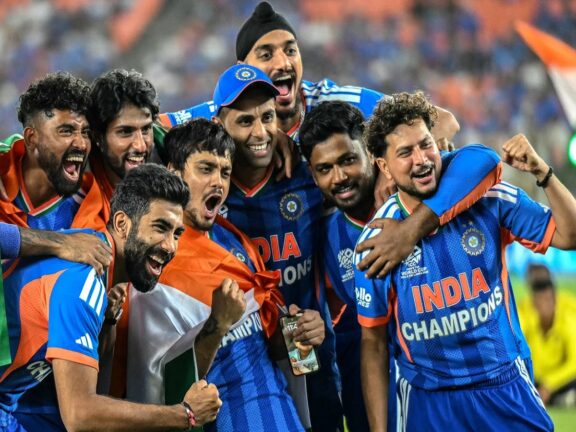 T20 World Cup 2026: दूसरी बार वर्ल्ड चैंपियन बनकर मालामाल हुई भारतीय टीम, मिली इतने करोड़ रुपये की भारी रकम