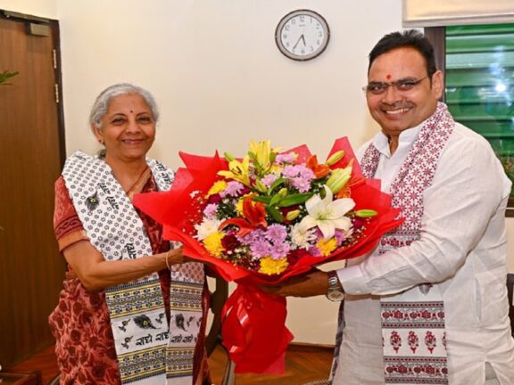 अचानक दिल्ली पहुंचे सीएम भजनलाल, केंद्रीय मंत्रियों से की मुलाकात, क्या हैं इसके सियासी मायने?