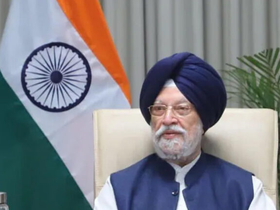 अब केंद्र सरकार ने लॉकडाउन को लेकर सबकुछ साफ कर दिया है.