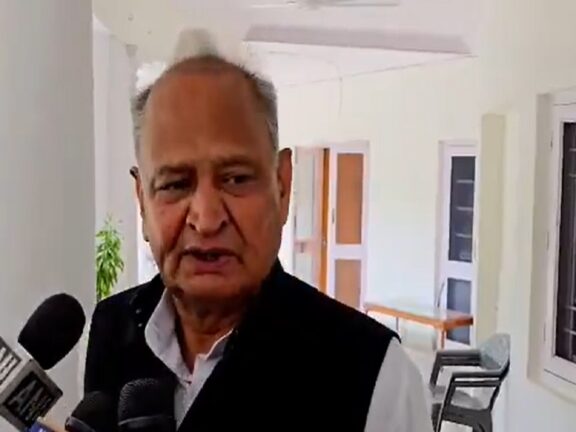 अशोक गहलोत का बड़ा बयान, कहा- ईडी, इनकम टैक्स और सीबीआई कर रहे हैं राज