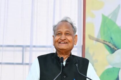 एसएमएस अस्पताल में बन रहे आईपीडी टावर को लेकर गहलोत ने सरकार पर साधा निशाना, कहा- क्या कांग्रेस सरकार का प्रोजेक्ट है...
