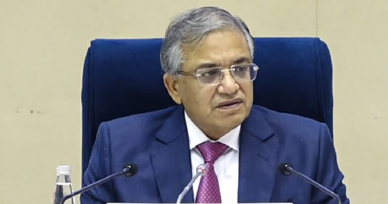 चुनाव आयोग का बड़ा एक्शन: DGP और पुलिस कमिश्नर की छुट्टी, अब सिद्ध नाथ गुप्ता संभालेंगे बंगाल पुलिस की कमान