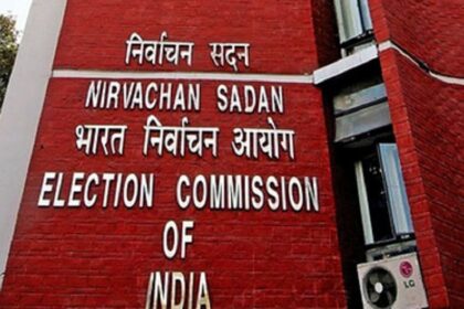 बड़ी कार्रवाई: चुनाव आयोग ने CRPF के 3 जवानों को किया सस्पेंड, आखिर क्या है पूरा माजरा?