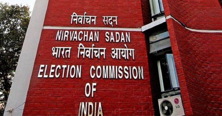 बड़ी कार्रवाई: चुनाव आयोग ने CRPF के 3 जवानों को किया सस्पेंड, आखिर क्या है पूरा माजरा?