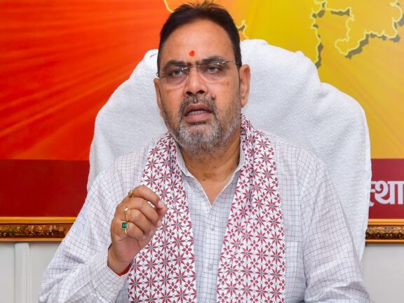 मुख्यमंत्री भजनलाल ने सीएम कार्यालय में व्यापक समीक्षा की है और अधिकारियों को स्पष्ट निर्देश दिये हैं.
