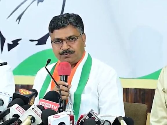रसोई गैस की कमी को लेकर जूली का बड़ा बयान, सरकार से श्वेत पत्र जारी करने की मांग की