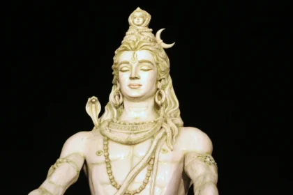 सोम प्रदोष का अद्भुत संयोग: महादेव की भक्ति से मिटेगा हर तनाव, जानें शुभ मुहूर्त और पूजन की संपूर्ण विधि