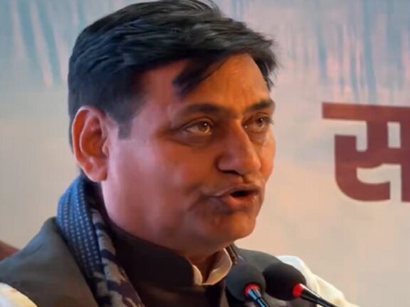स्कूल बंद करना और रोजगार छीनना भाजपा की नीति परंपरा बन गई है: डोटासरा