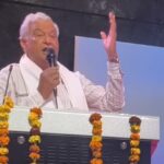 किरोड़ी लाल ने घोषणा की है कि वह अपनी मृत बहन का कंकाल लेकर बैंक पहुंचे जीतू मुंडा को एक महीने का वेतन देंगे.