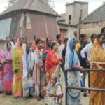 बंगाल विधानसभा चुनाव: ममता बनर्जी के गढ़ की 142 सीटों पर वोटिंग हो रही है, लोगों में वोटिंग को लेकर उत्साह है.