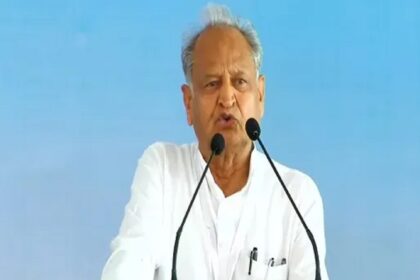 अब अशोक गहलोत ने अपने जन्मदिन पर कार्यकर्ताओं और शुभचिंतकों से किया ये अनुरोध.