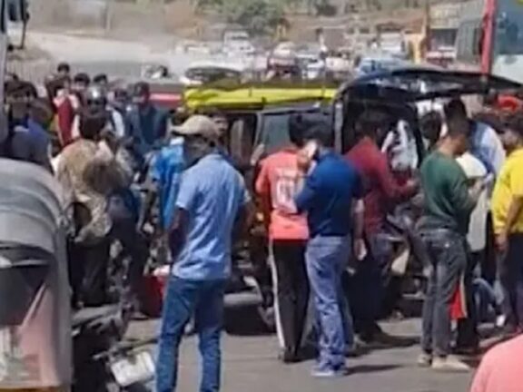 गुजरात-महाराष्ट्र में दो दर्दनाक सड़क हादसों में 18 लोगों की मौत, कई घायल