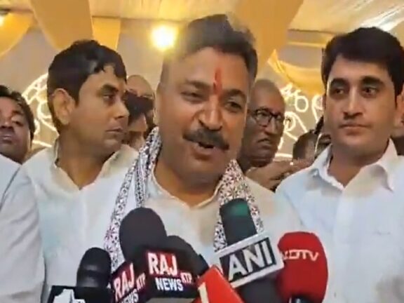 जूली ने सीएम भजनलाल पर कसा तंज, कहा- प्रदेश का मुखिया पूरी तरह से दिल्ली के 'रिमोट कंट्रोल' से नियंत्रित