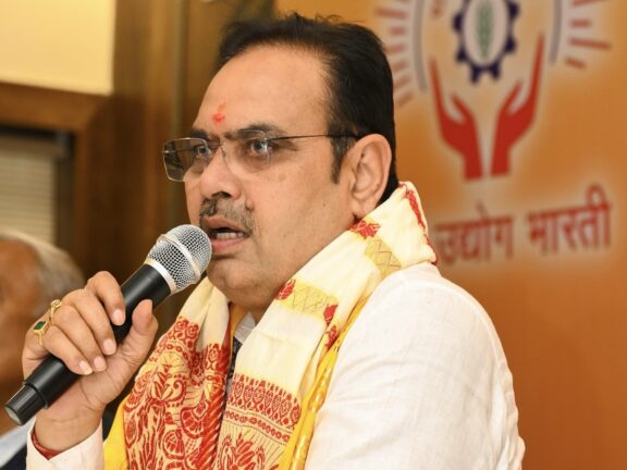 पश्चिम बंगाल में 'डबल इंजन' सरकार आने से औद्योगिक विकास को नई गति मिलेगी: भजनलाल शहर की ख़बरें हिंदी में