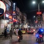 पाकिस्तान में आज से 'लॉकडाउन' जैसे हालात: रात 8 बजे थम जाएगी बाजारों की रौनक, शादियों पर भी सख्त पाबंदी!