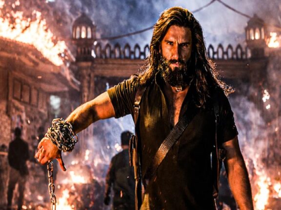रणवीर सिंह की फिल्म धुरंधर 2 ने भारत में 1000 करोड़ रुपये की कमाई का आंकड़ा पार कर लिया है.
