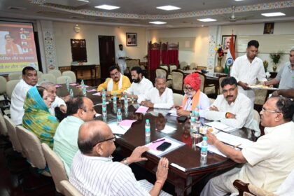 राजस्थान: टीकाराम जूली ने वासुदेव देवनानी से की इन अहम बिंदुओं पर चर्चा