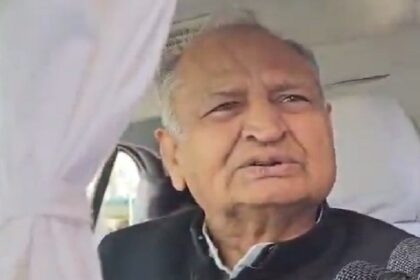 स्थानीय निकाय और पंचायत चुनाव नहीं कराना संवैधानिक उल्लंघन के समान, सरकार को बर्खास्त किया जाना चाहिए:गहलोत