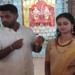 अमेरिका से आकर दूल्हा-दुल्हन ने जयपुर के स्वामीनारायण मंदिर में हिंदू रीति-रिवाज से शादी की।