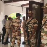 कानपुर: साथी की मां पर बर्बर हमले से भड़के ITBP जवान, पुलिस कमिश्नर दफ्तर घेरकर मांगा इंसाफ