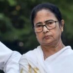 सीएम ममता बनर्जी के आवास के बाहर से सुरक्षा बैरिकेड हटा दिए गए हैं.