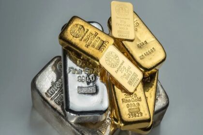 Gold Silver Price: आज बढ़े सोने-चांदी के दाम, खरीदने जा रहे हैं तो चेक कर लें ताजा रेट