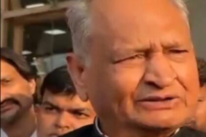 NEET पेपर लीक पर गहलोत का बड़ा बयान: "FIR क्यों नहीं दर्ज की गई?" बिजनेस न्यूज हिंदी में नीट पेपर लीक को लेकर गहलोत का बड़ा बयान, कहा