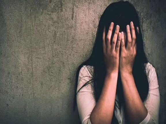 अपराध: सहेली की शादी में गई नाबालिग से गैंग रेप, सुबह होने से पहले भी रात भर घंटों करता रहा शोषण...