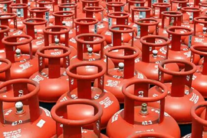 उज्ज्वला योजना: नया नियम लागू, 30 जून तक कर लें ये काम, नहीं तो बंद हो जाएगी सब्सिडी