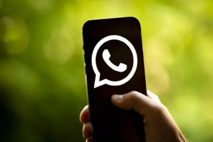 टेक टिप्स: बिना पहचाने ऐसे देखें किसी और का WhatsApp स्टेटस