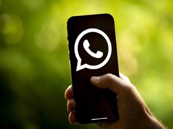 टेक टिप्स: बिना पहचाने ऐसे देखें किसी और का WhatsApp स्टेटस