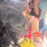 ट्रेन का वीडियो वायरल: दो महिलाएं सबके सामने करने लगीं ऐसा, ट्रेन में मौजूद लोग...