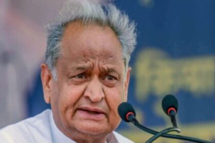 पूरे राजस्थान में नालों, खड़ंजों और सीवरेज सिस्टम की हालत पूरी तरह चरमरा गई है:गहलोत