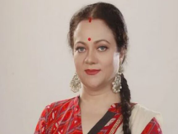 बॉलीवुड: मंदाकिनी और आदित्य नारायण आये जयपुर