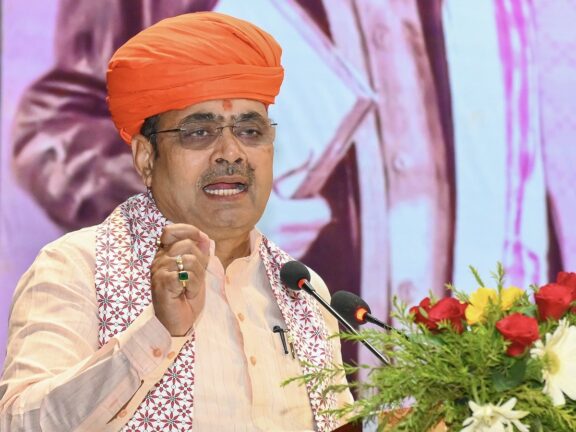 महात्मा ज्योतिबा फुले का पूरा जीवन मानवता, सद्भावना और सामाजिक चेतना को समर्पित था: भजनलाल