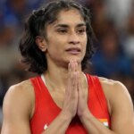 विनेश फोगाट को बड़ा झटका: WFI ने 'अधूरे' जवाब पर रोकी गोंडा में एंट्री!