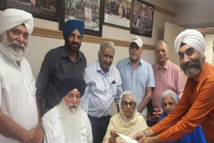 गुरुद्वारा नानक निवास रिचमंड ने सिख सोसाइटी ऑफ थॉम्पसन को 25,000 डॉलर का दान दिया