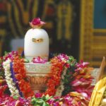 प्रदोष व्रत: प्रदोष व्रत के दौरान शिवलिंग पर जरूर चढ़ाएं ये चीजें, साथ ही करें इन नियमों का पालन