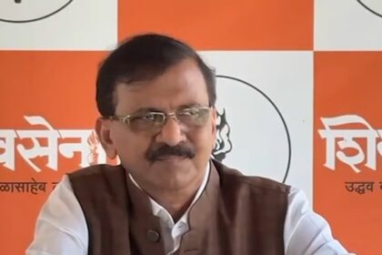 "ममता की हार नामुमकिन!" संजय राउत ने चुनाव आयोग को घेरा, जांच की मांग से मचाया सियासी हड़कंप।