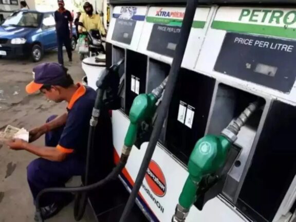 Petro-Diesel Price: देश के बड़े शहरों समेत राजस्थान में आज किस कीमत पर मिल रहा है पेट्रोल-डीजल?