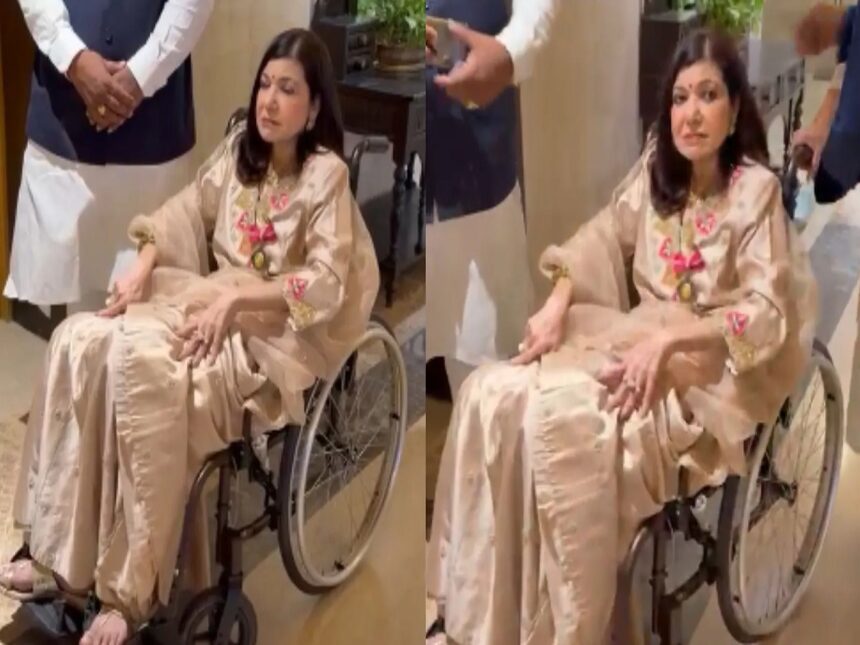 Alka Yagnik: व्हीलचेयर पर दिखीं अलका याग्निक, दिख रही हैं कमजोर भी... सेहत को लेकर फैंस चिंतित