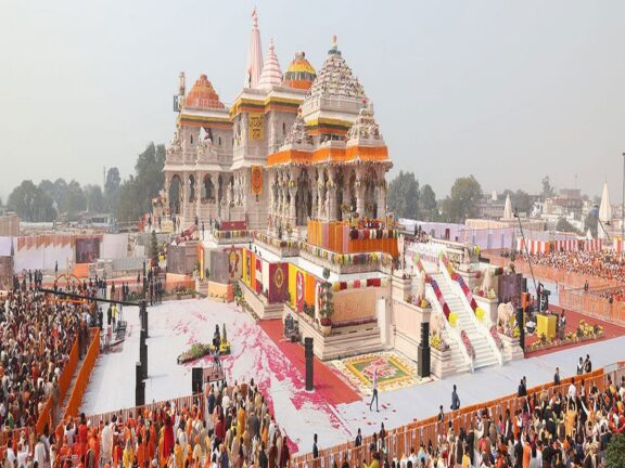 RamMandir: राम मंदिर मामले में वकीलों का ऐलान, आरोपियों का केस कोई नहीं लड़ेगा, चंपत राय को अयोध्या छोड़ने का अल्टीमेटम.