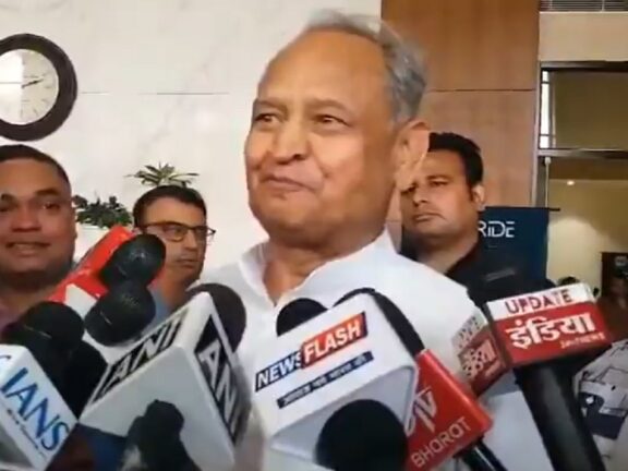 कांग्रेस का राष्ट्रीय अध्यक्ष बनना चाहते हैं अशोक गहलोत, कहा- मुझे लगता है वो बड़े...