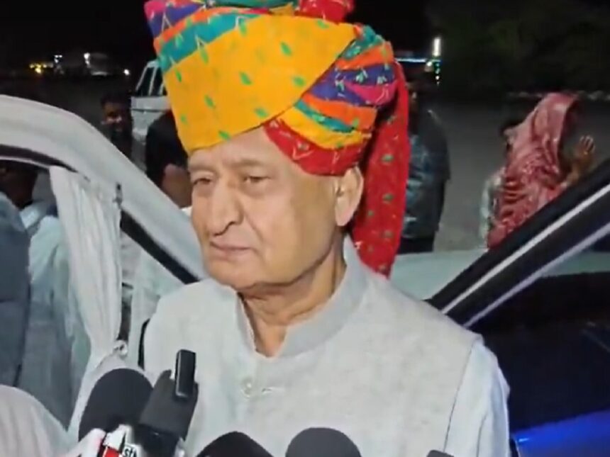 कांग्रेस में गुटबाजी को लेकर अशोक गहलोत का बड़ा बयान, कहा- राजस्थान में कोई नहीं...