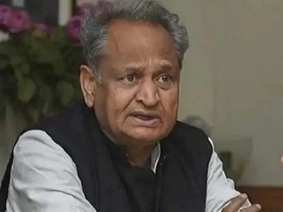 कोटा: 5 गर्भवती महिलाओं की मौत की जांच रिपोर्ट को लेकर गहलोत का बड़ा बयान, सस्पेंड करने की मांग