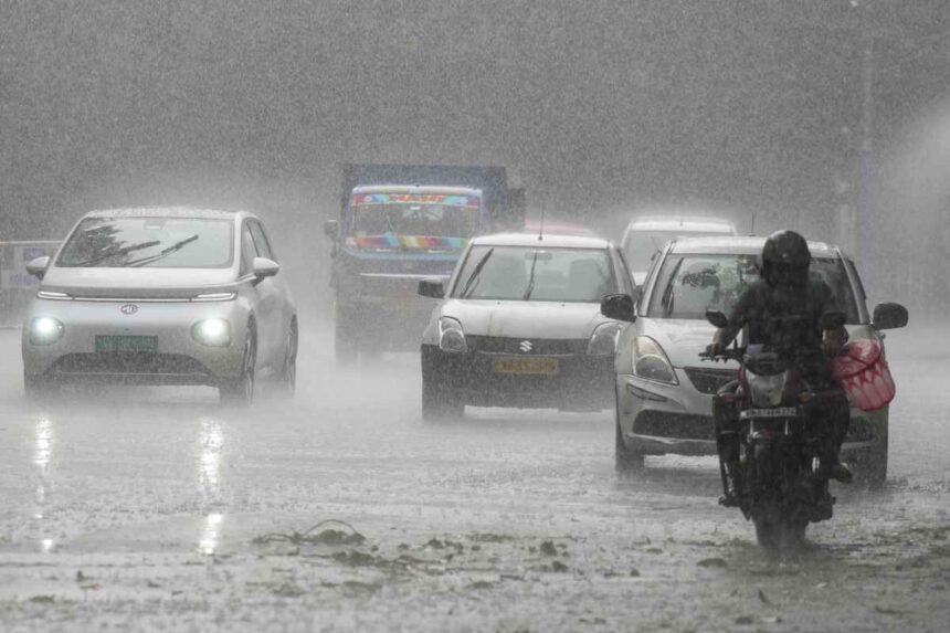 झमाझम बारिश की आहट! यूपी-दिल्ली समेत इन राज्यों के लिए IMD का बड़ा अलर्ट जारी।
