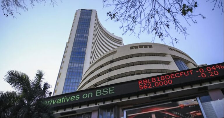 बाजार में मची खलबली: 508 अंक लुढ़का सेंसेक्स, RBI के बड़े अनुमान ने बढ़ाई निवेशकों की धड़कनें